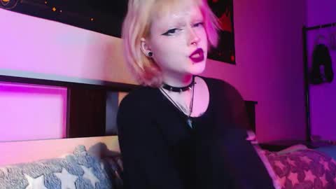 Snapshot of _nicole_meow_ chatting on 12/03/25, 11:47 Nicole online show from 12/03/25, 11:47