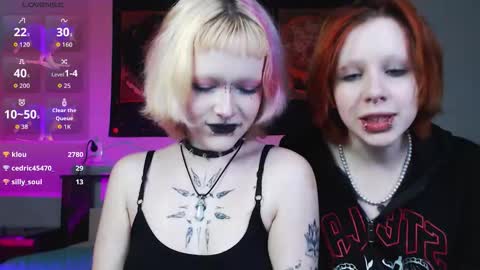 Snapshot of _nicole_meow_ chatting on 12/15/25, 03:44 Nicole online show from 12/15/25, 03:44
