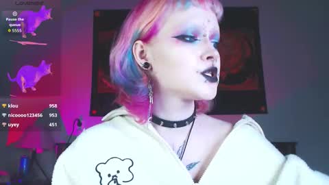 Snapshot of _nicole_meow_ chatting on 12/20/25, 11:56 Nicole online show from 12/20/25, 11:56