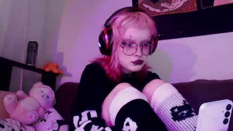 Snapshot of _nicole_meow_ chatting on 07/02/26, 02:34 Nicole online show from 07/02/26, 02:34