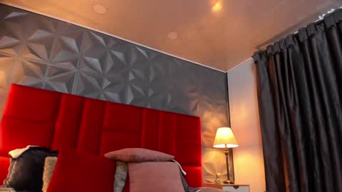 _nicoletteshea_ online show from 01/25/25, 03:09