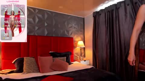 _nicoletteshea_ online show from 02/25/25, 09:13