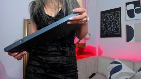 Snapshot of _nicoletteshea_ chatting on 05/20/26, 09:54 _nicoletteshea_ online show from 05/20/26, 09:54