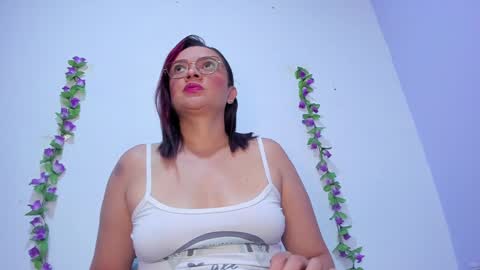 Snapshot of _nicollee chatting on 01/25/25, 09:47 juliana online show from 01/25/25, 09:47