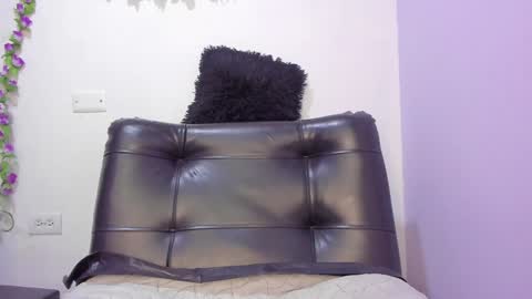 Snapshot of _nicollee chatting on 02/08/25, 09:46 juliana online show from 02/08/25, 09:46