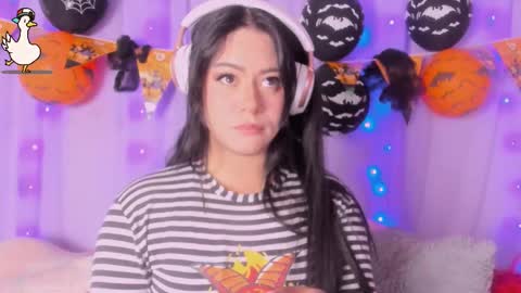 niiky online show from 10/21/25, 12:17