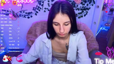 Nika online show from 01/14/25, 01:38