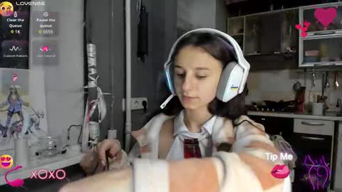 Nika online show from 11/11/25, 04:18