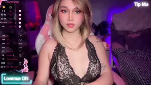 Lily online show from 09/19/25, 05:13