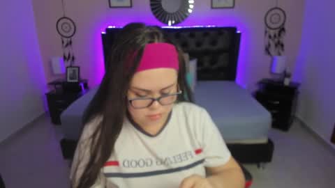 Olivia jones online show from 09/26/25, 11:36