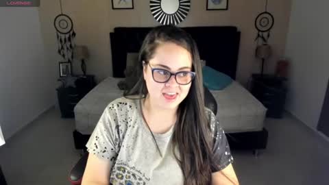 Snapshot of _oliviajoness chatting on 06/13/26, 12:25 Olivia jones online show from 06/13/26, 12:25