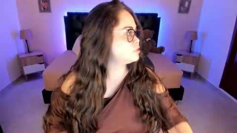 Snapshot of _oliviajoness chatting on 07/10/26, 12:19 Olivia jones online show from 07/10/26, 12:19