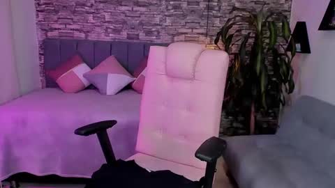 Snapshot of _oliviawilde chatting on 01/19/25, 03:08 Mariana online show from 01/19/25, 03:08