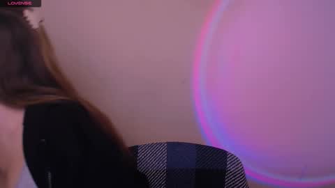 Olivia online show from 11/12/25, 10:37