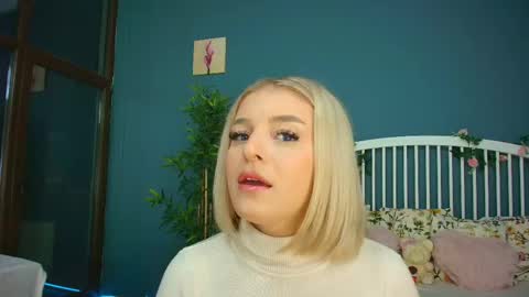 Alisa online show from 10/25/25, 04:09