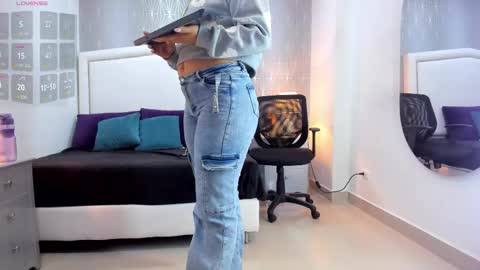  peach1  online show from 03/27/26, 10:15