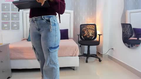  peach1  online show from 06/09/26, 10:49