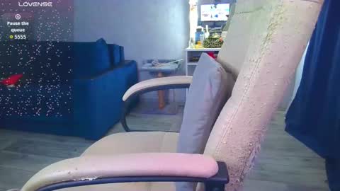 Snapshot of _pink__rabbit_ chatting on 06/05/26, 04:52 Ilona online show from 06/05/26, 04:52