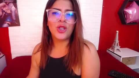 Laura online show from 09/16/25, 08:32