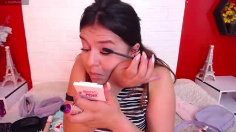 Laura online show from 10/30/25, 11:05