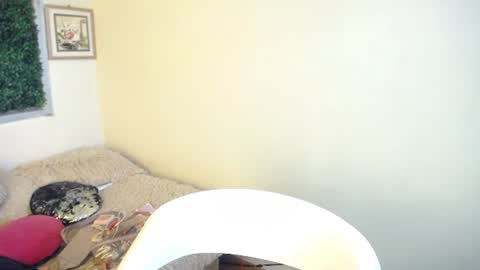Laura online show from 07/29/26, 05:44