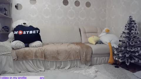 Snapshot of _pretty_fox_ chatting on 12/09/24, 01:02 _pretty_fox_ online show from 12/09/24, 01:02