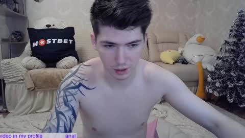 Snapshot of _pretty_fox_ chatting on 12/12/24, 05:42 _pretty_fox_ online show from 12/12/24, 05:42