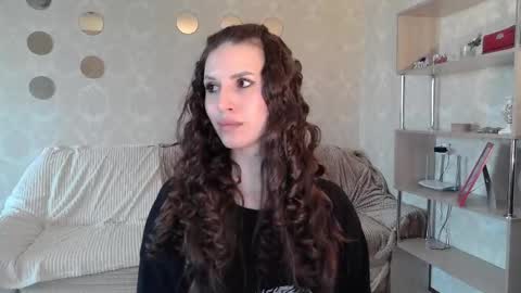 Snapshot of _pretty_fox_ chatting on 10/28/25, 08:18 _pretty_fox_ online show from 10/28/25, 08:18