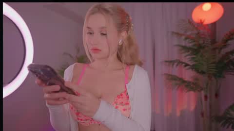 Snapshot of _protea chatting on 06/14/26, 10:23 Eva online show from 06/14/26, 10:23