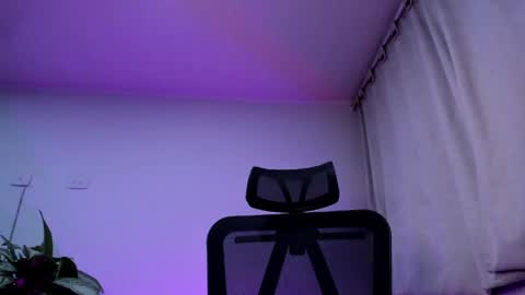 Snapshot of _purplecherry_ chatting on 06/08/26, 01:28 Cherr online show from 06/08/26, 01:28