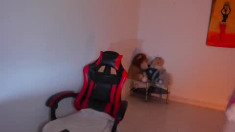 Stefany online show from 09/24/25, 02:53