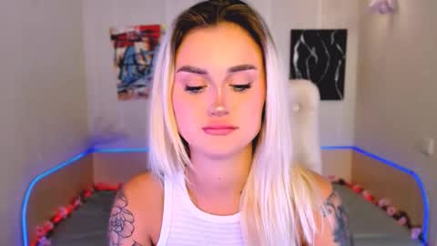 Snapshot of _ravena chatting on 10/03/25, 02:14 _ravena online show from 10/03/25, 02:14