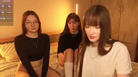 LISSAPVT IS OPEN online show from 11/15/25, 05:09