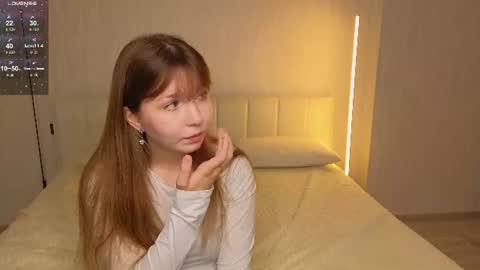 Snapshot of _reverse_gang_ chatting on 06/11/26, 04:43 LISSAPVT IS OPEN online show from 06/11/26, 04:43