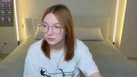 Snapshot of _reverse_gang_ chatting on 06/19/26, 03:11 LISSAPVT IS OPEN online show from 06/19/26, 03:11