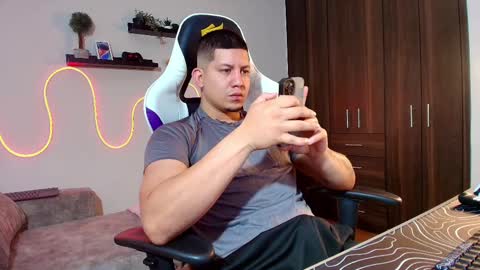 Roberto online show from 02/22/25, 02:19