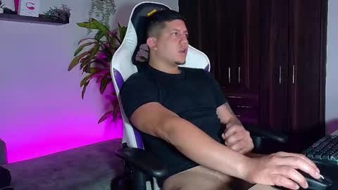 Roberto online show from 11/22/25, 07:40