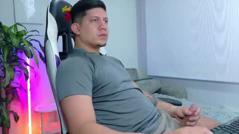 Roberto online show from 02/12/26, 01:06