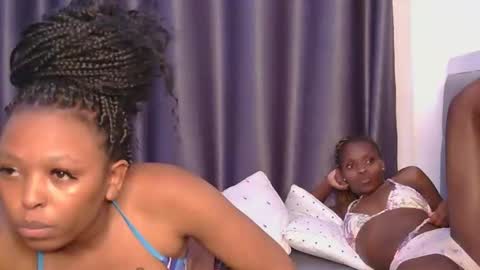  Roxxana online show from 11/19/25, 06:08