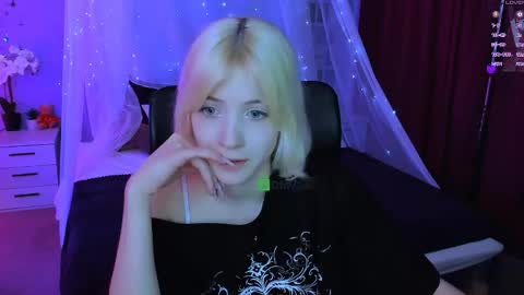 Snapshot of _sabrina_moore chatting on 05/03/26, 09:15 sabrina online show from 05/03/26, 09:15