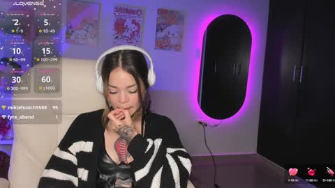 Snapshot of _sabrinamoon chatting on 01/08/25, 04:54 online show from 01/08/25, 04:54