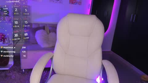 Snapshot of _sabrinamoon chatting on 01/15/25, 08:26 online show from 01/15/25, 08:26