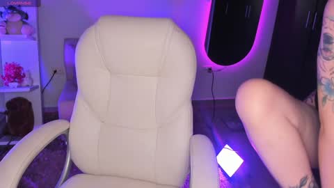 Snapshot of _sabrinamoon chatting on 01/17/25, 01:35 online show from 01/17/25, 01:35