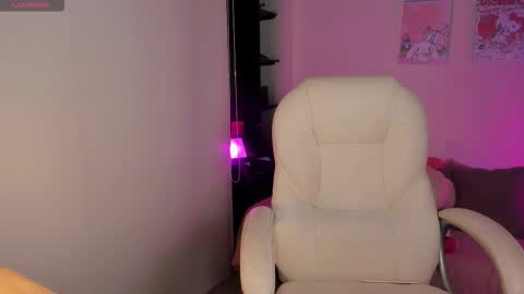 Snapshot of _sabrinamoon chatting on 03/19/26, 12:20 online show from 03/19/26, 12:20