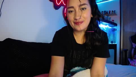 Snapshot of _santalove_ chatting on 01/06/25, 01:42 SantaLove online show from 01/06/25, 01:42