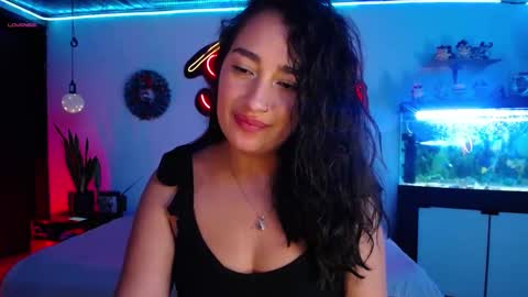 Snapshot of _santalove_ chatting on 01/08/25, 01:32 SantaLove online show from 01/08/25, 01:32