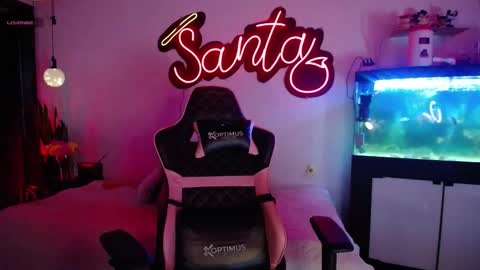 Snapshot of _santalove_ chatting on 01/17/25, 10:23 SantaLove online show from 01/17/25, 10:23