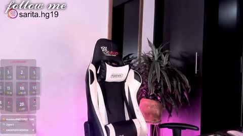 Snapshot of _sara_hernandez chatting on 02/28/25, 10:09 Sara intagram online show from 02/28/25, 10:09