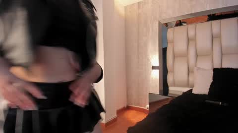 Sara online show from 02/18/25, 02:38