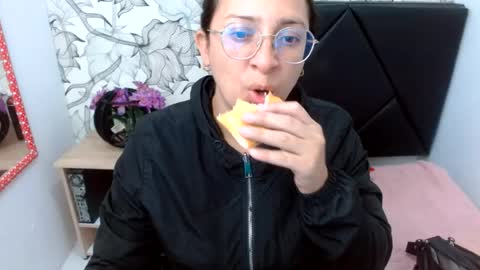 _saraximena_ online show from 07/16/26, 07:14